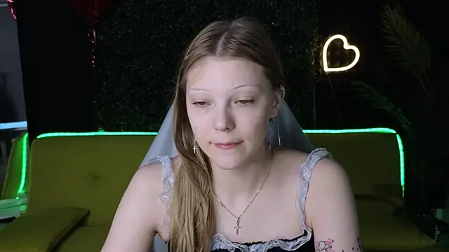 MiaWhisper online show from March 21, 2025, 1:02 am