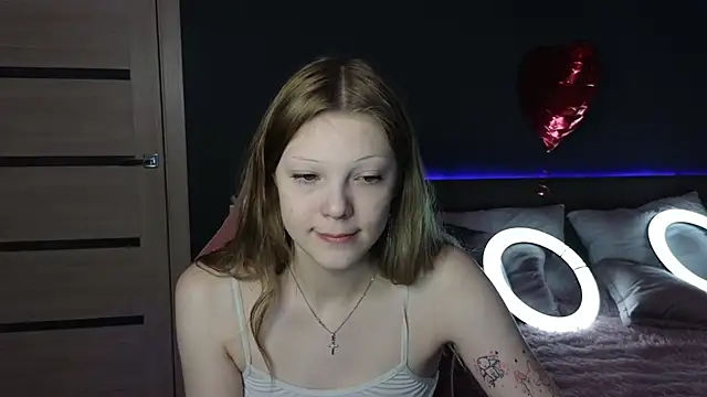 MiaWhisper online show from February 24, 2025, 1:24 am