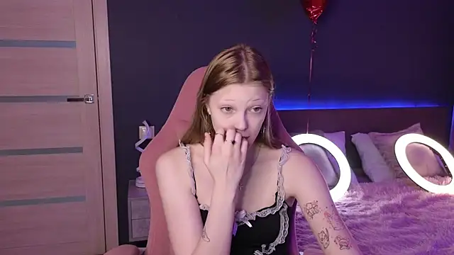 MiaWhisper online show from March 6, 2025, 4:08 am