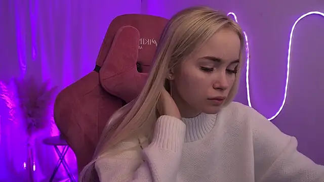 Snapshot of DakotaaJohnnson chatting on December 15, 2025, 5:57 am DakotaaJohnnson online show from December 15, 2025, 5:57 am