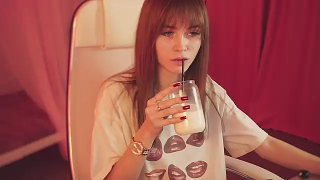 Snapshot of DakotaaJohnnson chatting on March 7, 2025, 8:34 am DakotaaJohnnson online show from March 7, 2025, 8:34 am