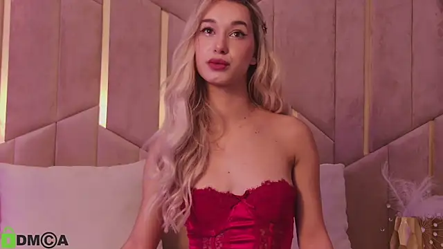 MaeveDream online show from November 16, 2025, 7:29 pm