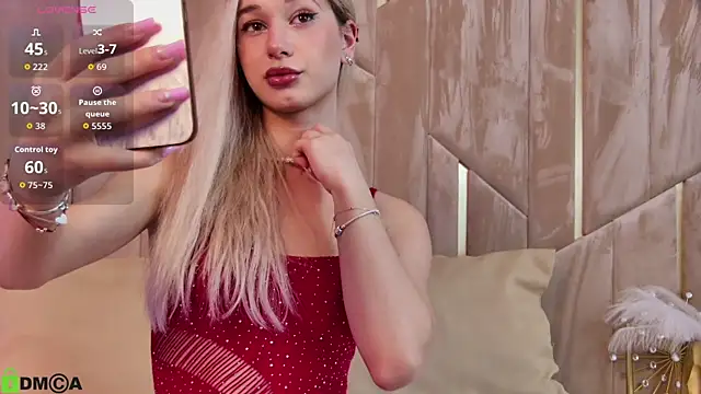 Snapshot of MaeveDream chatting on March 3, 2026, 8:49 pm MaeveDream online show from March 3, 2026, 8:49 pm