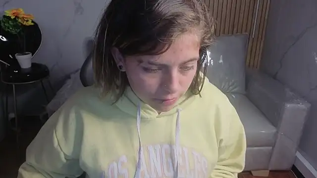 Kitten Cam online show from March 4, 2026, 3:36 am