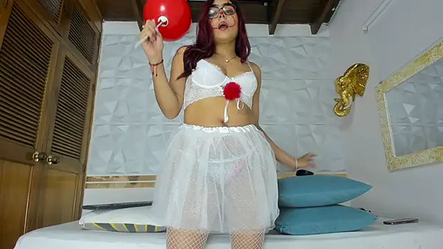 Snapshot of Sara_Collinnss chatting on October 31, 2025, 12:24 pm Sara Collinnss online show from October 31, 2025, 12:24 pm