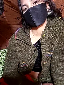 Hot couple 1 online show from January 7, 2026, 4:56 pm