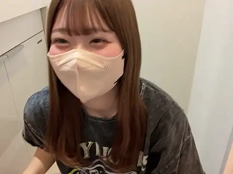 Snapshot of shina_mo_n_ch chatting on February 26, 2026, 2:39 pm shina mo n ch online show from February 26, 2026, 2:39 pm