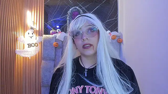 Snapshot of Hiraku_dl chatting on October 31, 2025, 6:59 pm Hiraku dl online show from October 31, 2025, 6:59 pm