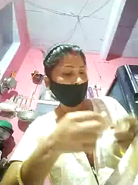 Snapshot of Bhavya_Bhan chatting on October 28, 2025, 1:17 am Bhavya Bhan online show from October 28, 2025, 1:17 am