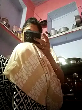 Snapshot of Bhavya_Bhan chatting on November 11, 2025, 1:33 am Bhavya Bhan online show from November 11, 2025, 1:33 am