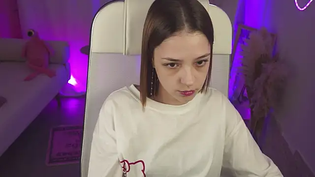 PamBeesly online show from November 12, 2025, 5:33 am