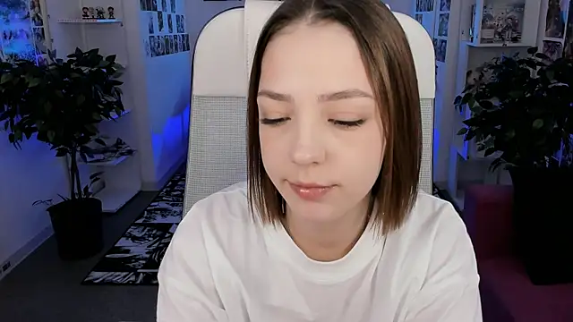 PamBeesly online show from October 27, 2025, 8:26 am