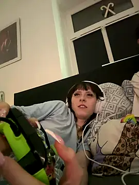 Ciara2004 online show from December 13, 2025, 8:04 pm