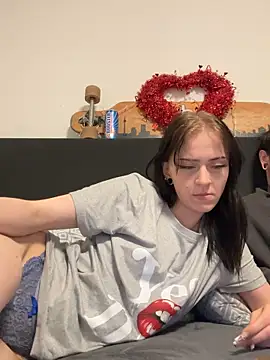 Ciara2004 online show from April 16, 2026, 9:39 pm