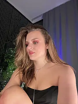 Snapshot of Mary_lost chatting on December 13, 2025, 8:04 pm Mary lost online show from December 13, 2025, 8:04 pm