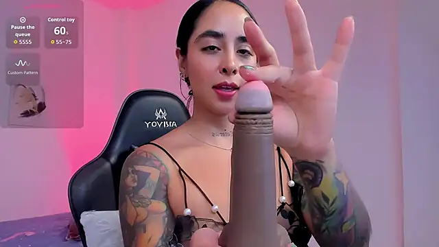 Snapshot of sophierooy22 chatting on November 8, 2025, 11:08 pm sophierooy22 online show from November 8, 2025, 11:08 pm