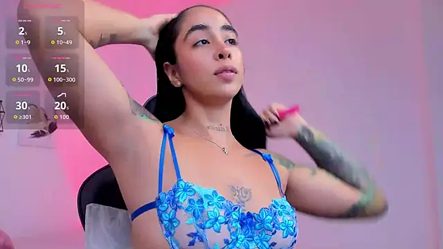 sophierooy22 online show from February 9, 2026, 3:21 pm