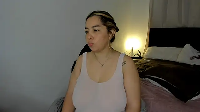 brithany olson25 online show from February 4, 2026, 12:44 pm