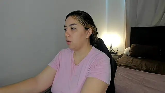 brithany olson25 online show from April 16, 2026, 2:29 pm