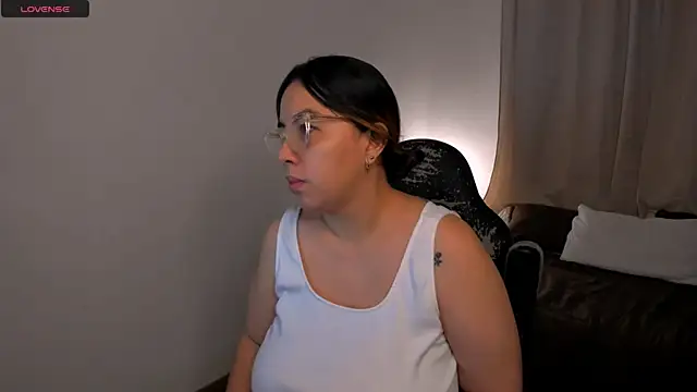 brithany olson25 online show from October 17, 2025, 11:12 am