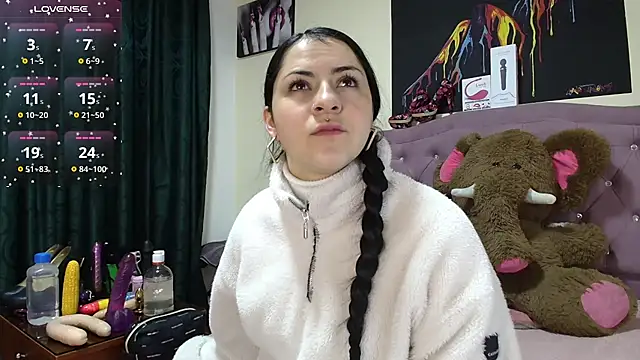 Snapshot of Emmie_Hot chatting on October 23, 2025, 12:04 pm Emmie Hot online show from October 23, 2025, 12:04 pm