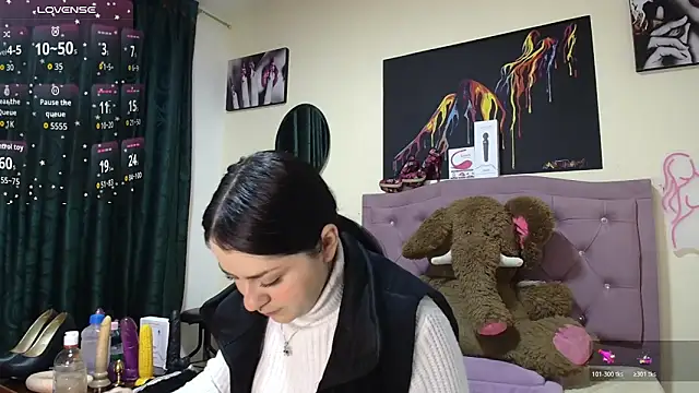 Snapshot of Emmie_Hot chatting on November 24, 2025, 12:16 pm Emmie Hot online show from November 24, 2025, 12:16 pm