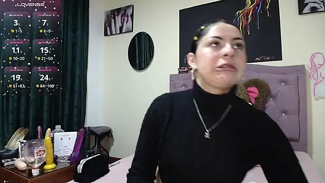 Snapshot of Emmie_Hot chatting on November 14, 2025, 12:09 pm Emmie Hot online show from November 14, 2025, 12:09 pm