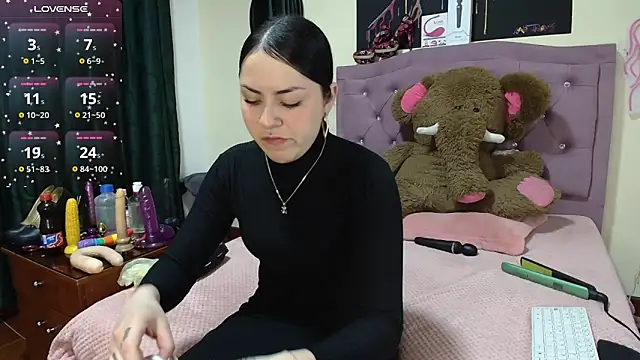 Snapshot of Emmie_Hot chatting on October 22, 2025, 12:04 pm Emmie Hot online show from October 22, 2025, 12:04 pm