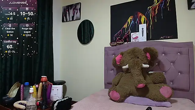 Snapshot of Emmie_Hot chatting on December 5, 2025, 12:15 pm Emmie Hot online show from December 5, 2025, 12:15 pm