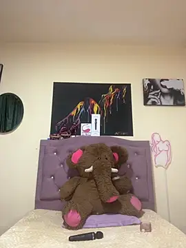 Snapshot of Emmie_Hot chatting on November 7, 2025, 11:59 am Emmie Hot online show from November 7, 2025, 11:59 am