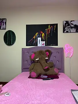 Emmie Hot online show from March 26, 2026, 12:25 pm