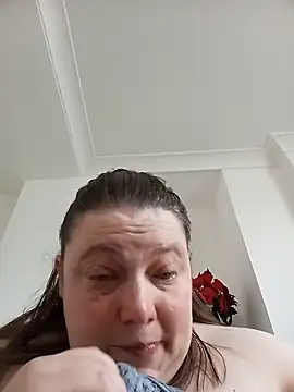 Snapshot of HotHornyEmmaX chatting on May 29, 2026, 6:08 am HotHornyEmmaX online show from May 29, 2026, 6:08 am