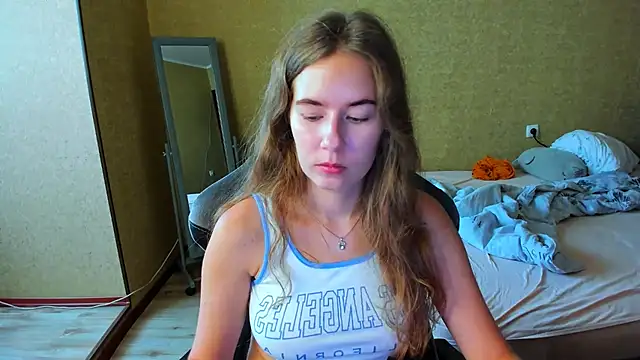 Snapshot of EmilyPaw chatting on July 25, 2026, 9:17 am EmilyPaw online show from July 25, 2026, 9:17 am
