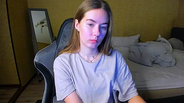 Snapshot of EmilyPaw chatting on February 11, 2026, 3:34 pm EmilyPaw online show from February 11, 2026, 3:34 pm