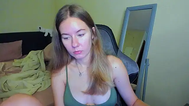 Snapshot of EmilyPaw chatting on November 1, 2025, 8:52 am EmilyPaw online show from November 1, 2025, 8:52 am