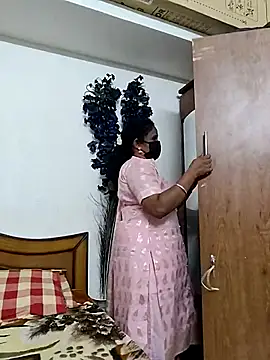 Snapshot of Tamil_Aathira chatting on November 17, 2025, 4:44 pm Tamil Aathira online show from November 17, 2025, 4:44 pm