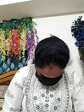 Snapshot of Tamil_Aathira chatting on November 13, 2025, 5:28 pm Tamil Aathira online show from November 13, 2025, 5:28 pm