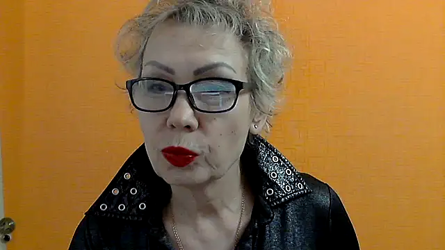 NessyJenixs online show from February 7, 2025, 6:13 pm