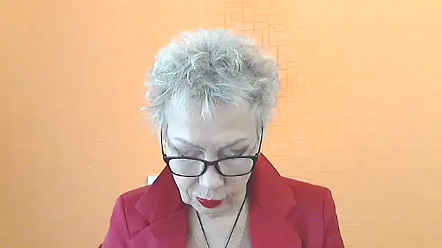 NessyJenixs online show from October 22, 2025, 7:08 am