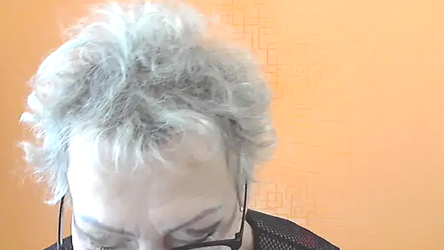 NessyJenixs online show from October 28, 2025, 7:07 am