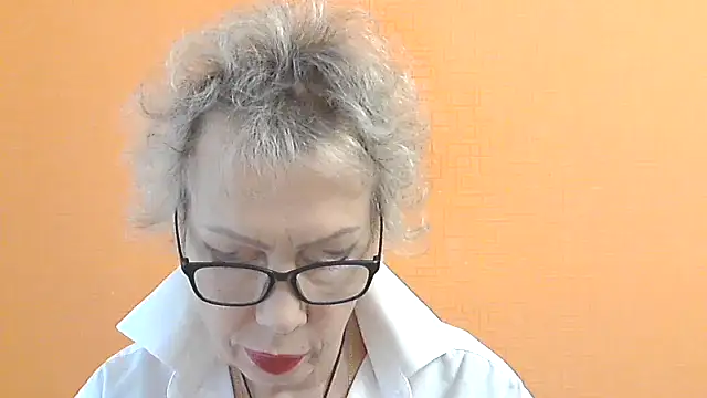 NessyJenixs online show from October 11, 2025, 7:42 am