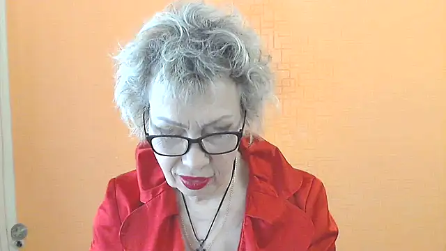 NessyJenixs online show from April 26, 2026, 7:05 am