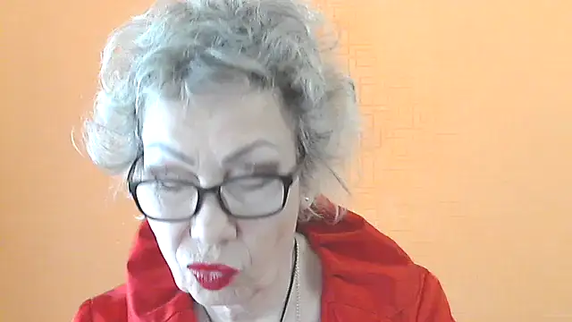 NessyJenixs online show from April 29, 2026, 6:28 am