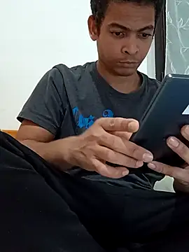 Snapshot of cingonduro chatting on November 12, 2025, 7:18 pm cingonduro online show from November 12, 2025, 7:18 pm