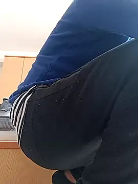 Snapshot of cingonduro chatting on March 14, 2025, 11:23 am cingonduro online show from March 14, 2025, 11:23 am