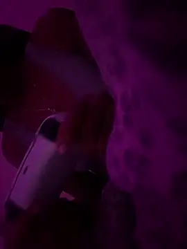 Snapshot of theprettysoles chatting on April 8, 2026, 6:37 am theprettysoles online show from April 8, 2026, 6:37 am