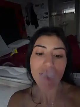 Snapshot of fiorella_paris chatting on February 24, 2026, 10:32 pm fiorella paris online show from February 24, 2026, 10:32 pm