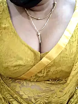 Snapshot of Queenflowerr chatting on March 12, 2025, 2:20 am Queenflowerr online show from March 12, 2025, 2:20 am