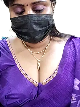 Snapshot of Queenflowerr chatting on March 2, 2025, 9:30 pm Queenflowerr online show from March 2, 2025, 9:30 pm