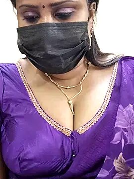 Snapshot of Queenflowerr chatting on February 21, 2025, 7:10 pm Queenflowerr online show from February 21, 2025, 7:10 pm